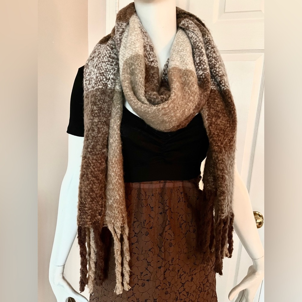 PIECES Women's Multi Tone Plaid Knit  Scarf Brown/Beige/Oatmeal